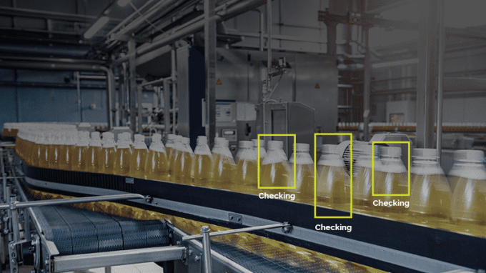 Conveyor with bottles in a factory, marked and highlighted with rectangles for checking.